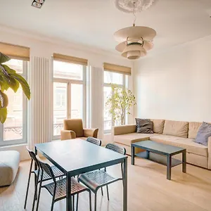 Apartment The Greenplace Lodge. In Heart Of Antwerp.